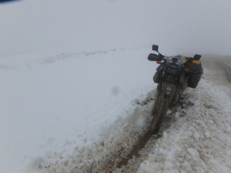 DR650 in deep snow